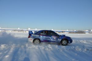 Денисов-Шматок на Subaru Impreza после старта в 1-й секции. - subarist.ru